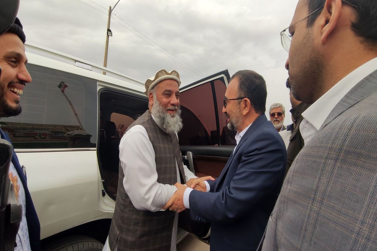 بازدید سرپرست وزارت صنعت و تجارت افغانستان از مرز دوغارون