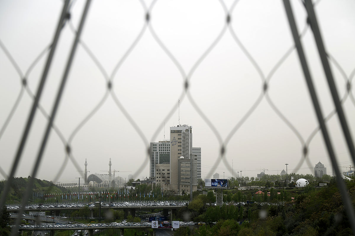تنها یک آیستگاه سنجش آلودگی تهران در وضعیت قرمز آلودگی است