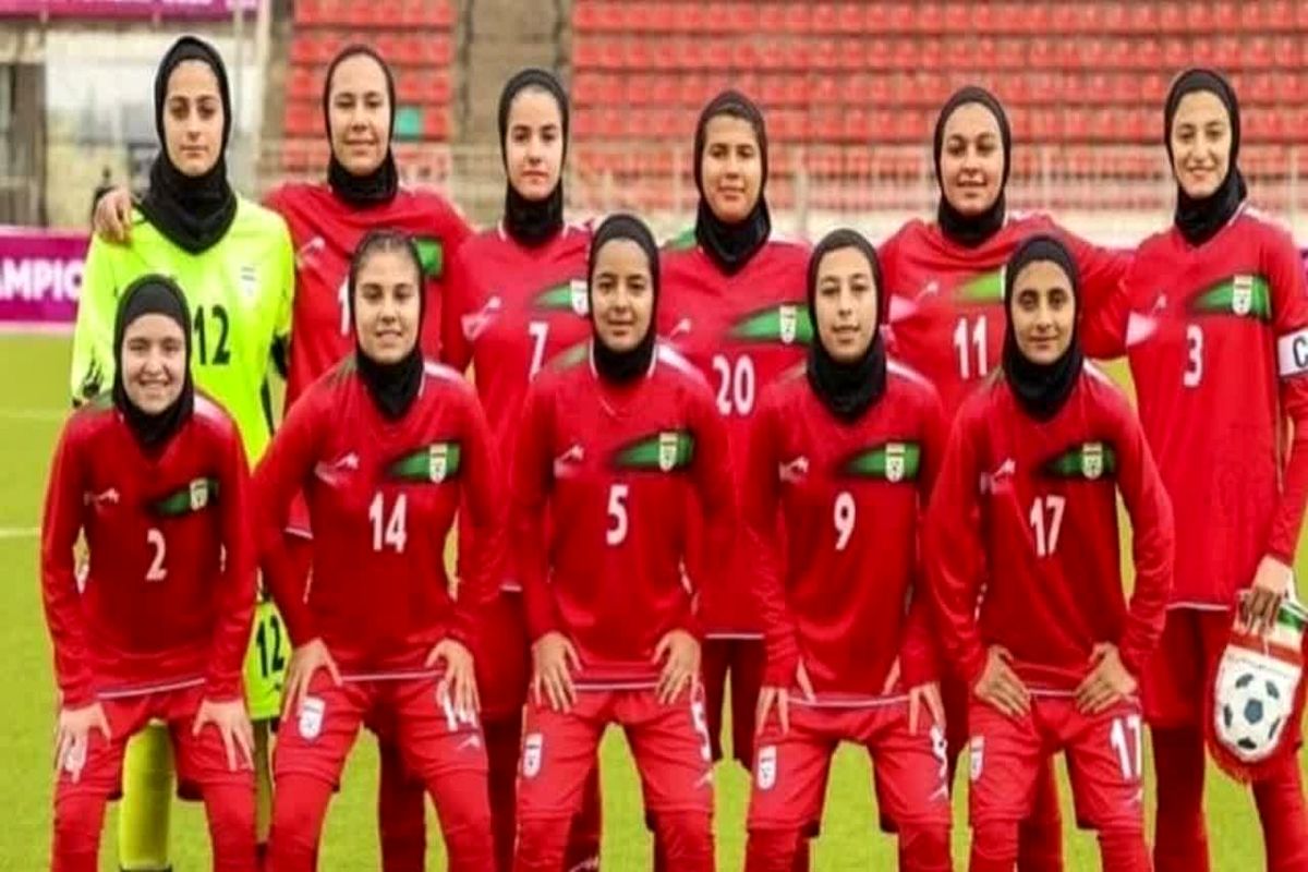 دختر فوتبالیست بویین زهرایی در مسابقات آسیای میانه