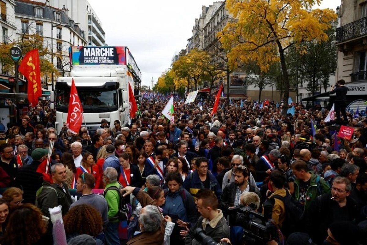 گسترش اعتصاب و تعطیلی پالایشگاه های فرانسه