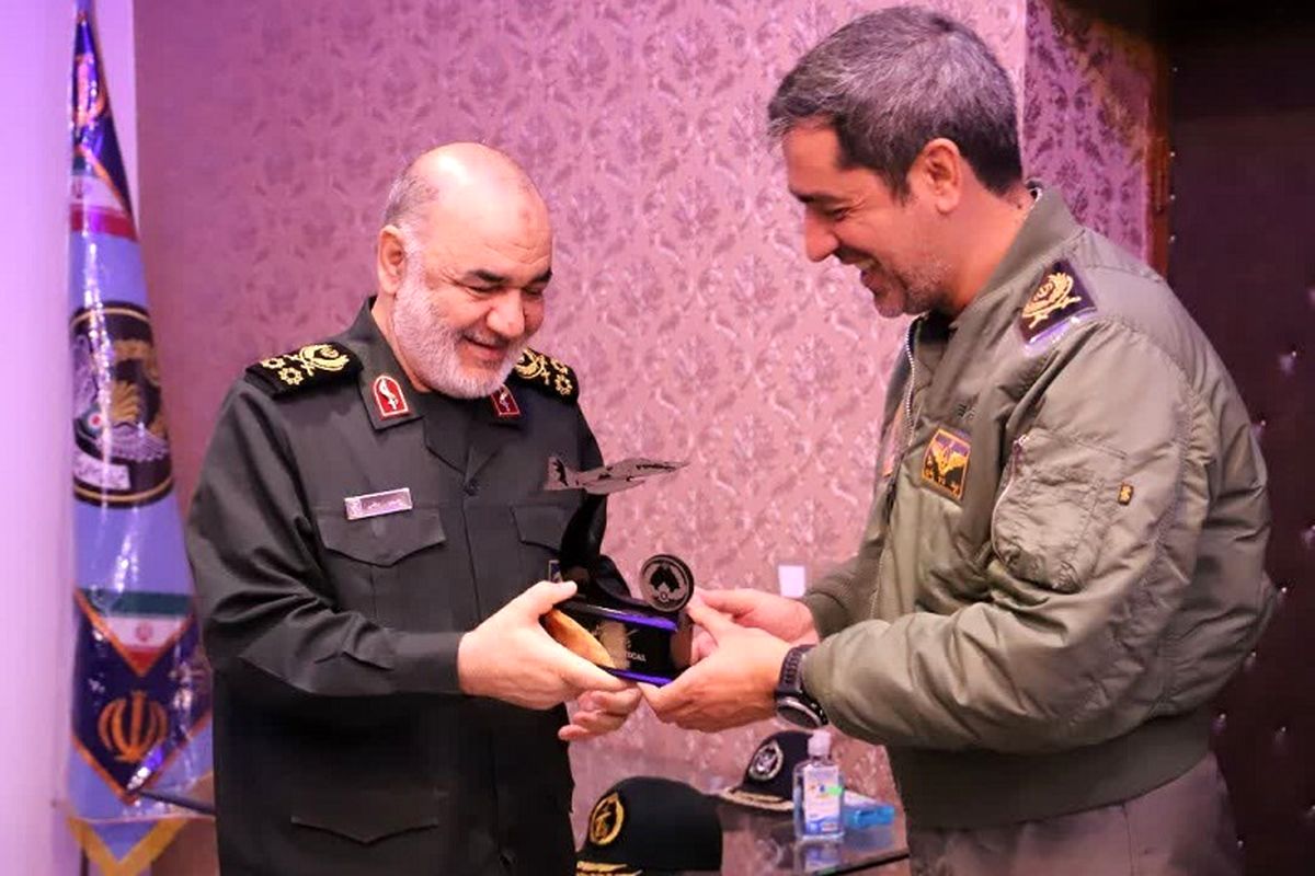 دیدار فرمانده پایگاه هوایی وحدتی دزفول با سردار سرلشکر سلامی