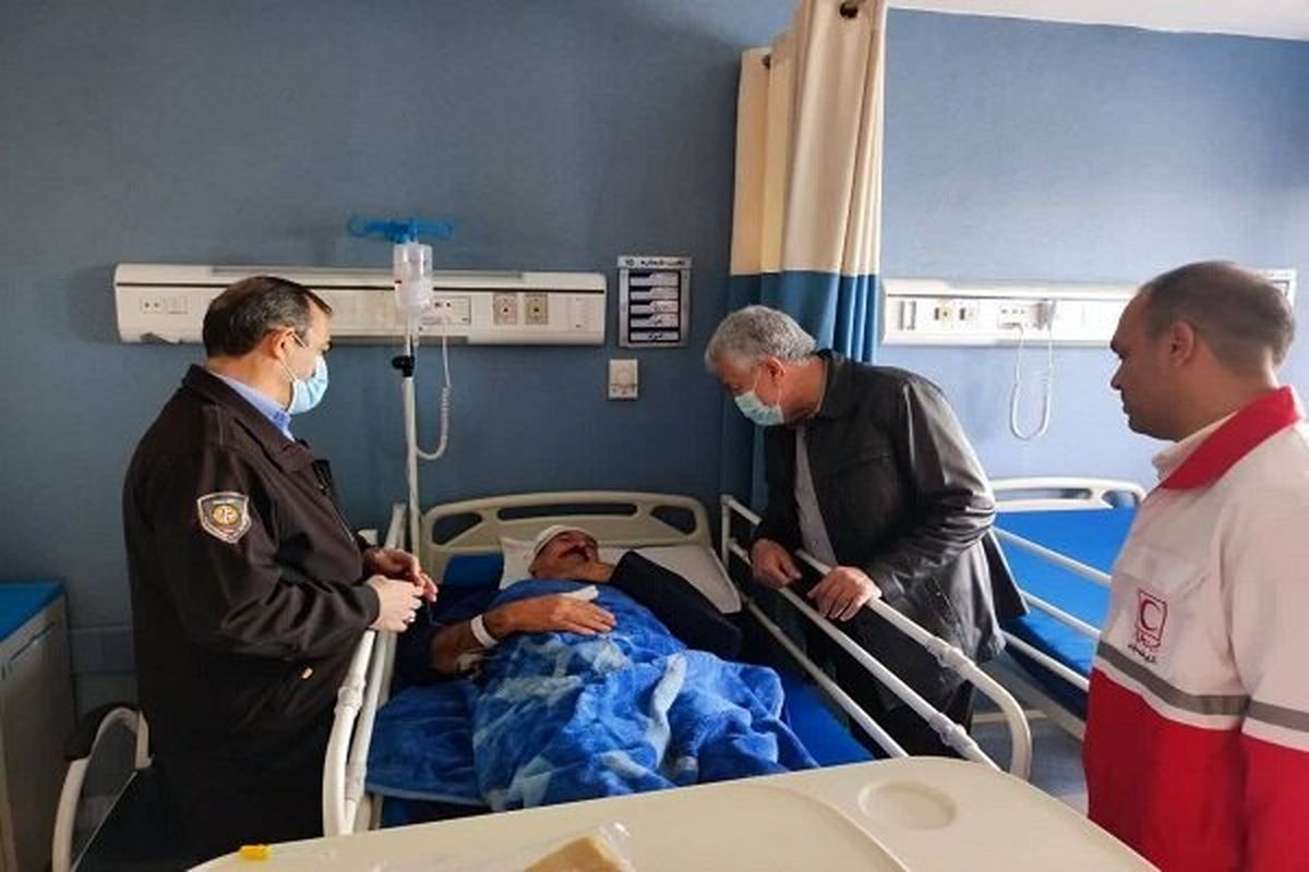 عیادت رئیس سازمان امداد و نجات جمعیت هلال احمر از مصدومین حادثه سقوط بالگرد