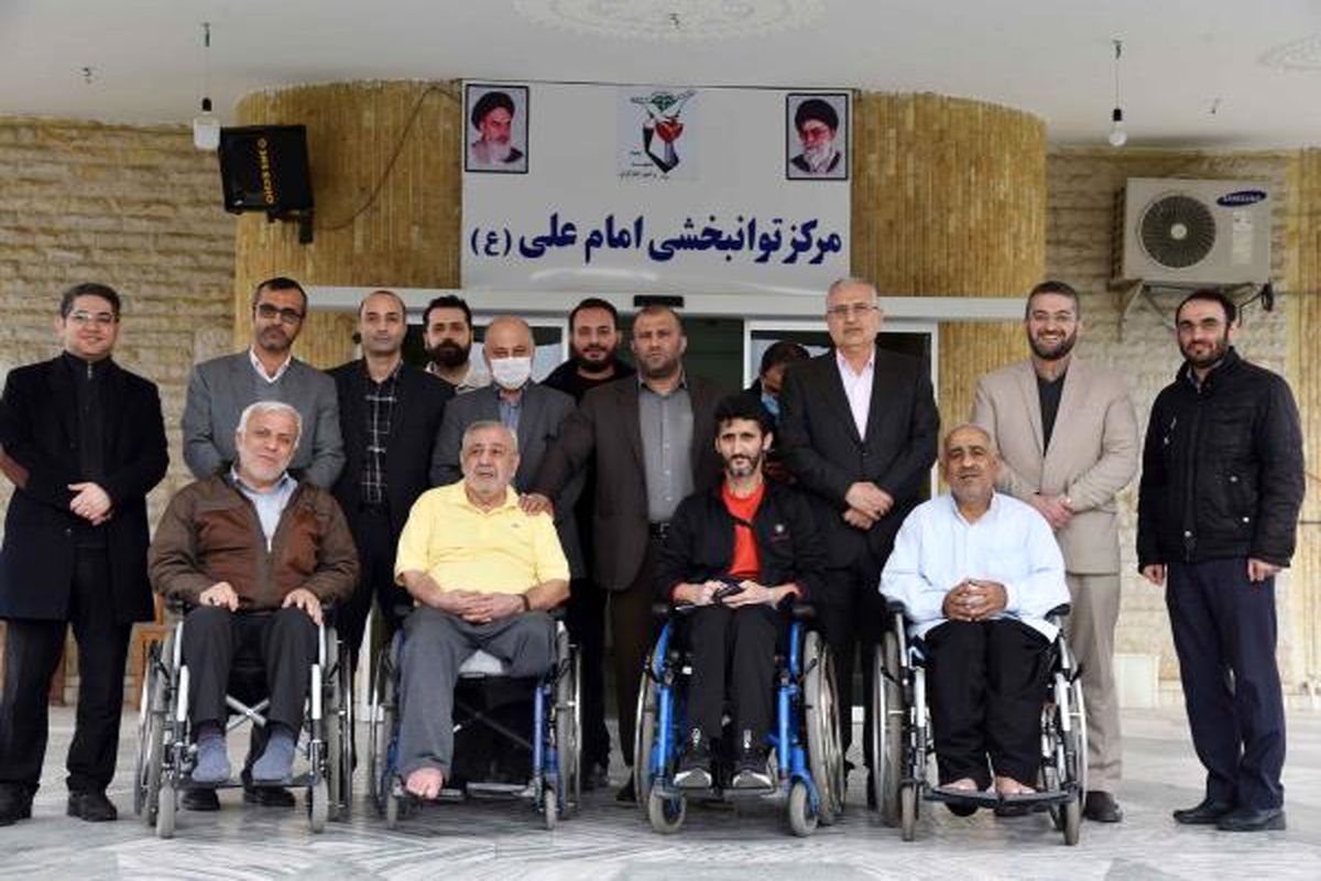 عیادت اعضای شورای اسلامی شهر ساری از جانبازان در روز جانباز