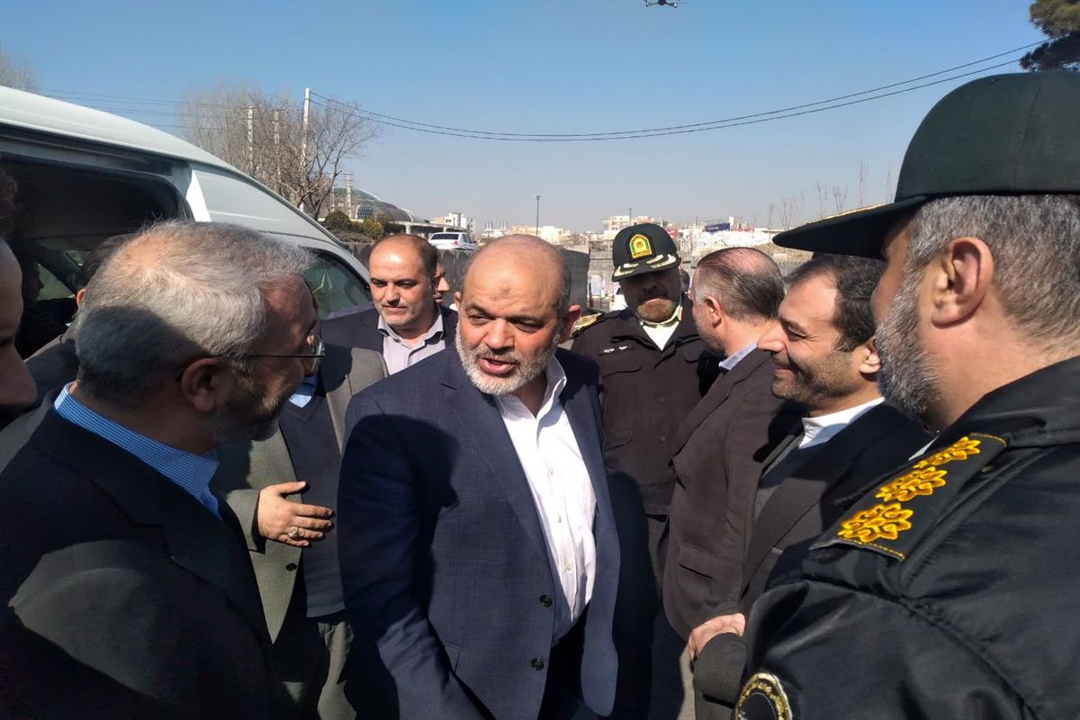 وزیر کشور برای افتتاح پروژه کنارگذر فردیس وارد البرز شد