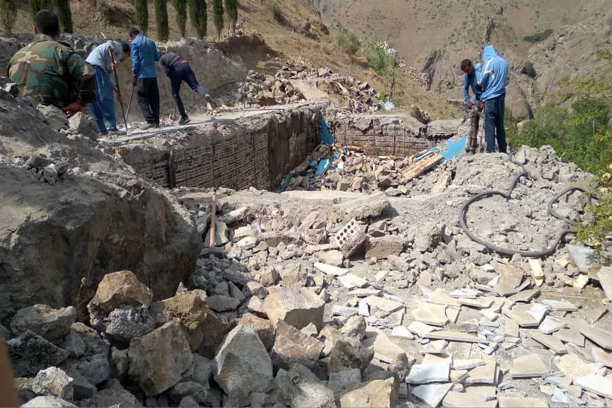 جلوگیری از ویلاسازی در ارتفاعات جاده چالوس با ورود دستگاه قضایی/ کوه خواری زمین‌خواری چهار هکتاری در روستای خوش آب و هوای پورکان