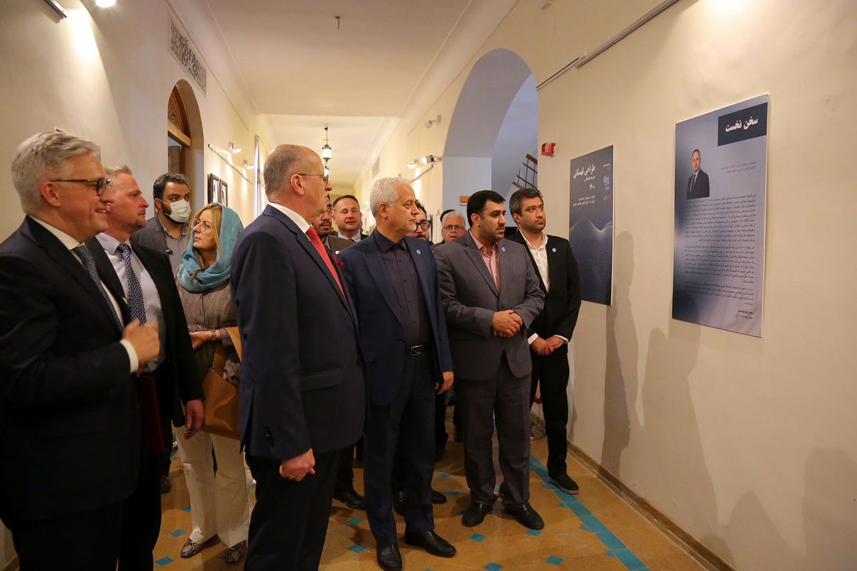 نمایشگاه عکس «به سوی امید» با حضور وزیر امور خارجه لهستان در اصفهان افتتاح شد