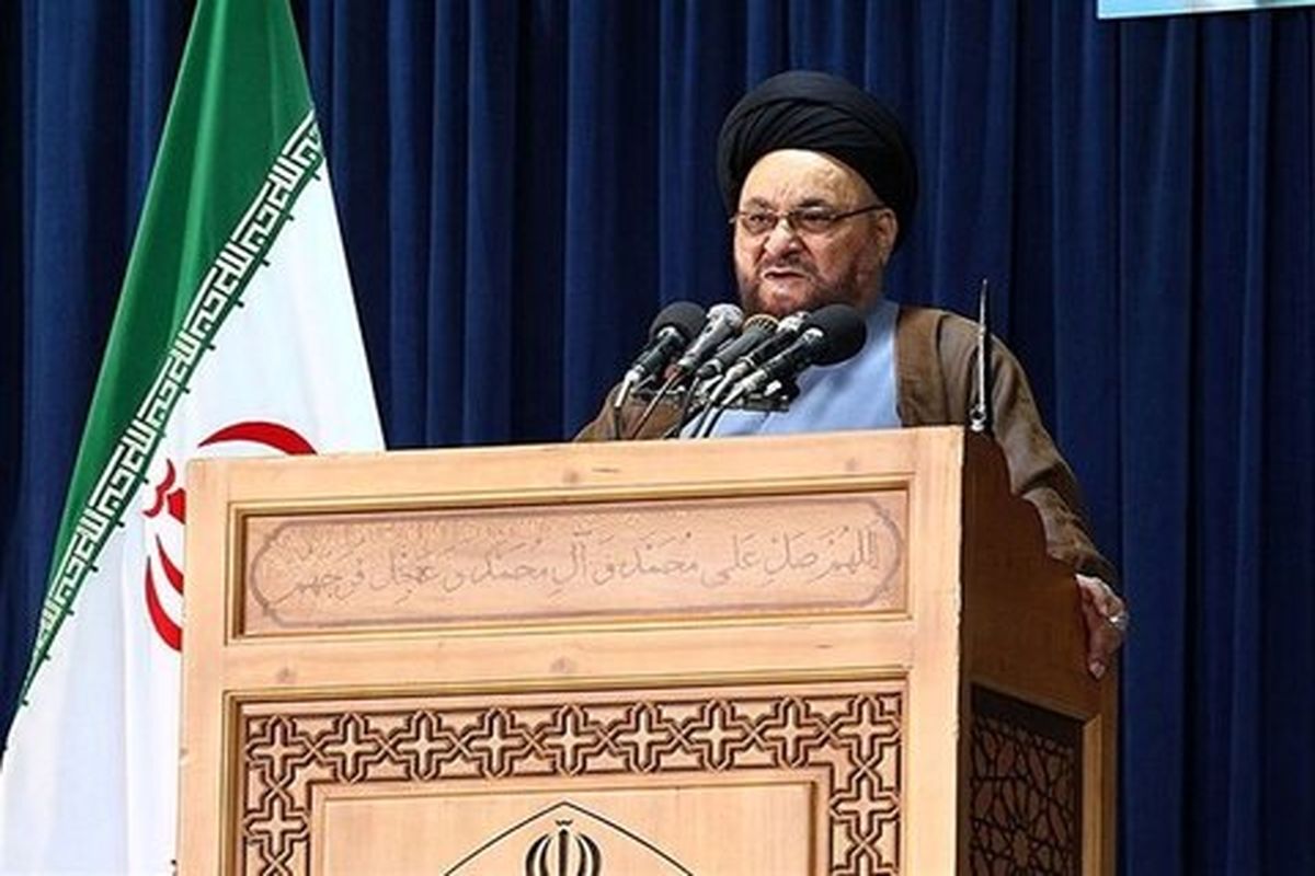امام جمعه موقت اصفهان: فشار اقتصادی به مردم و روحانیت به شدت زیاد است