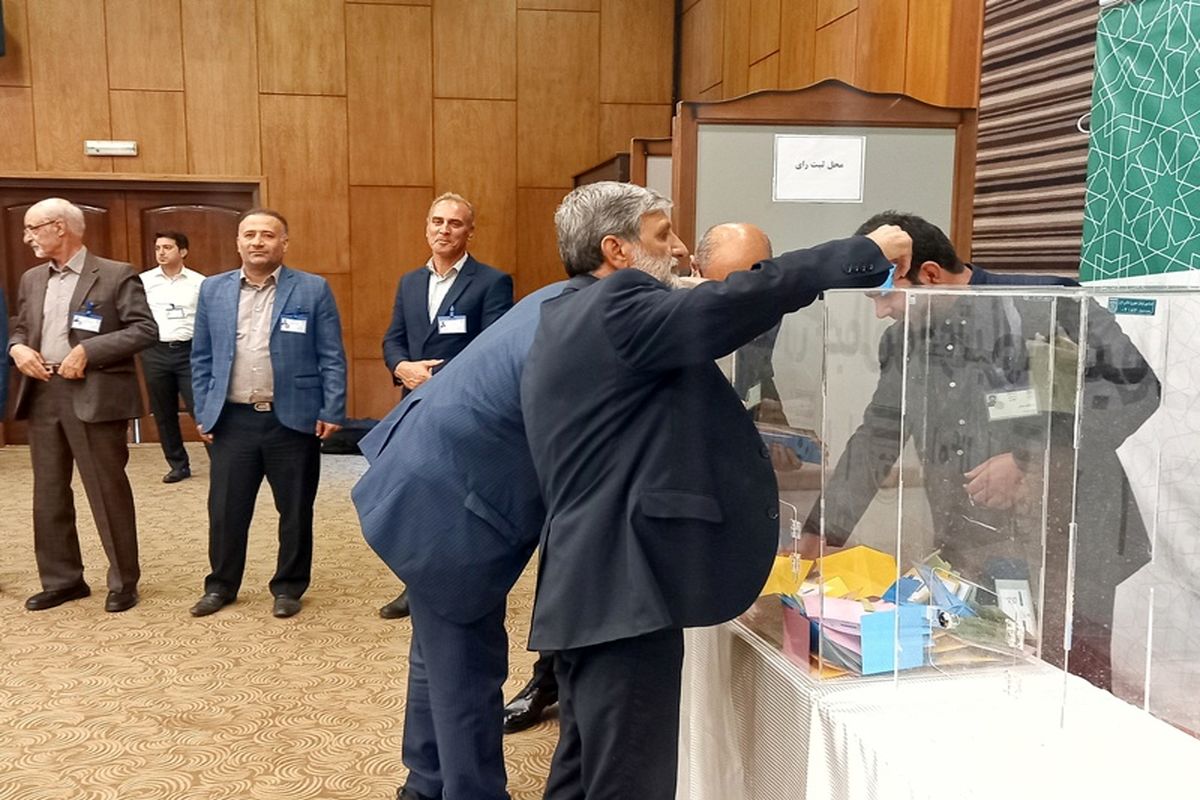 ابقای سه عضو هیات رئیسه فدارسیون فوتبال