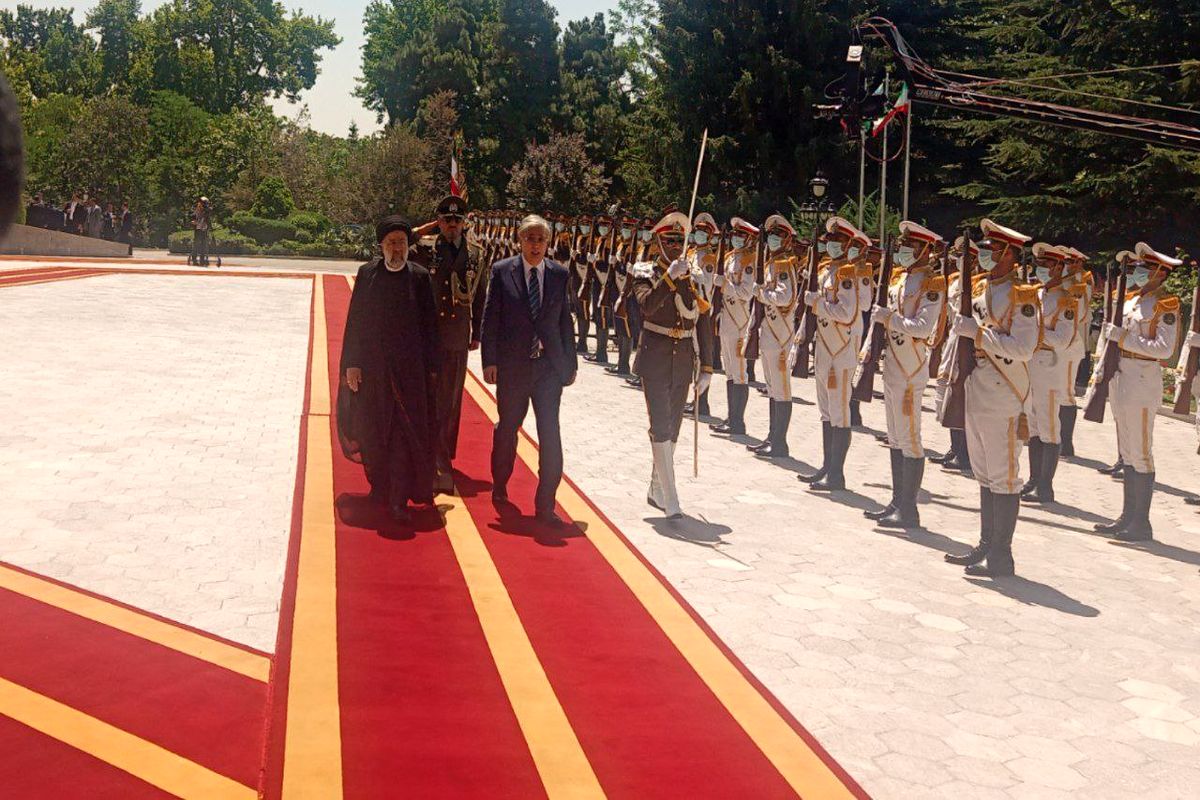 استقبال رسمی از رئیس‌جمهور قزاقستان در کاخ سعدآباد