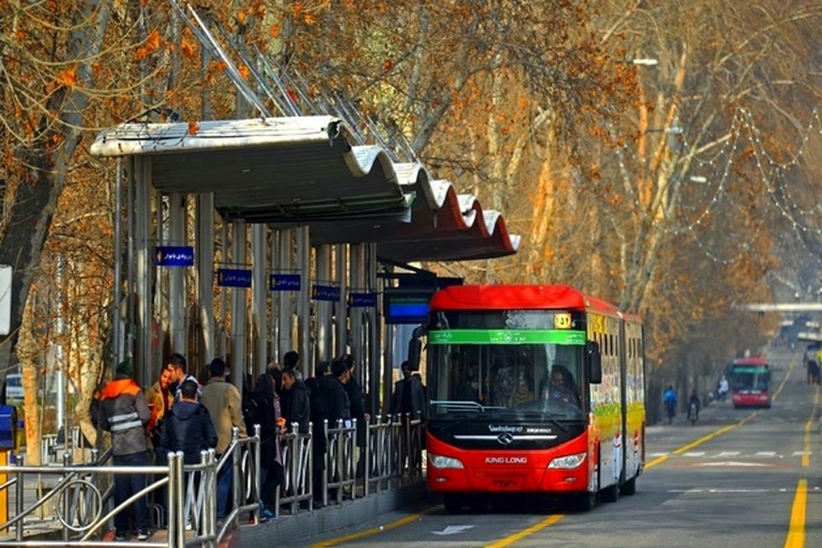 ۴۰۰ اتوبوس شهرداری، تهرانی‌ها را به مراسم بزرگ سلام فرمانده در ورزشگاه آزادی می‌برند
