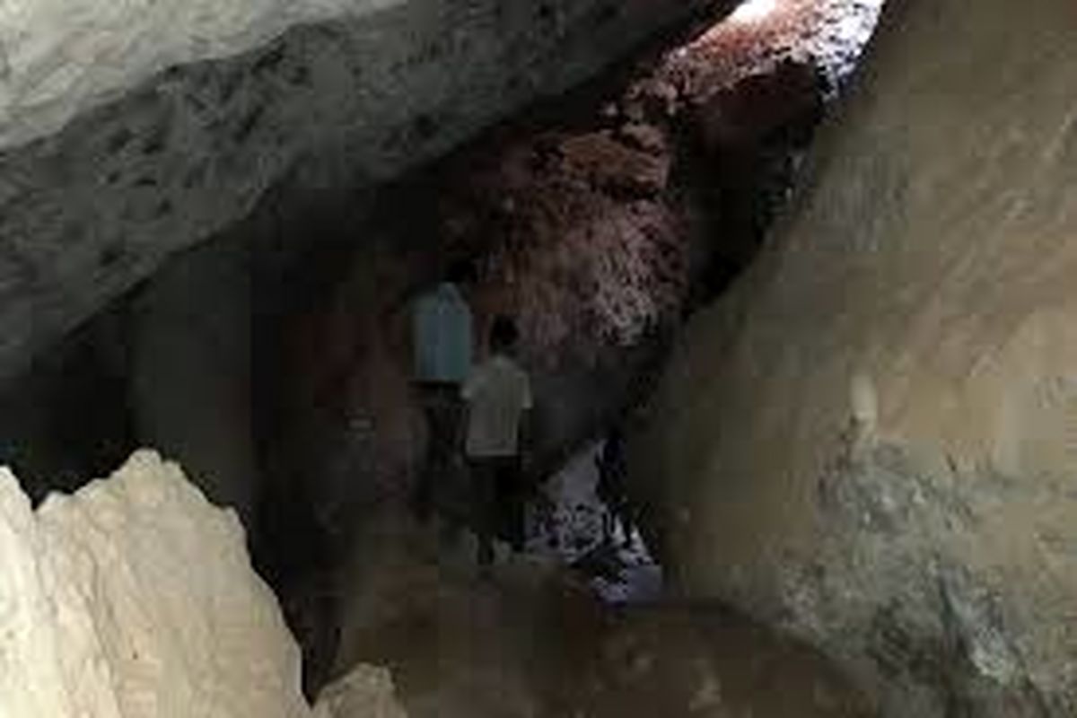 کشف یک غار جدید در مسیر مهران ایلام