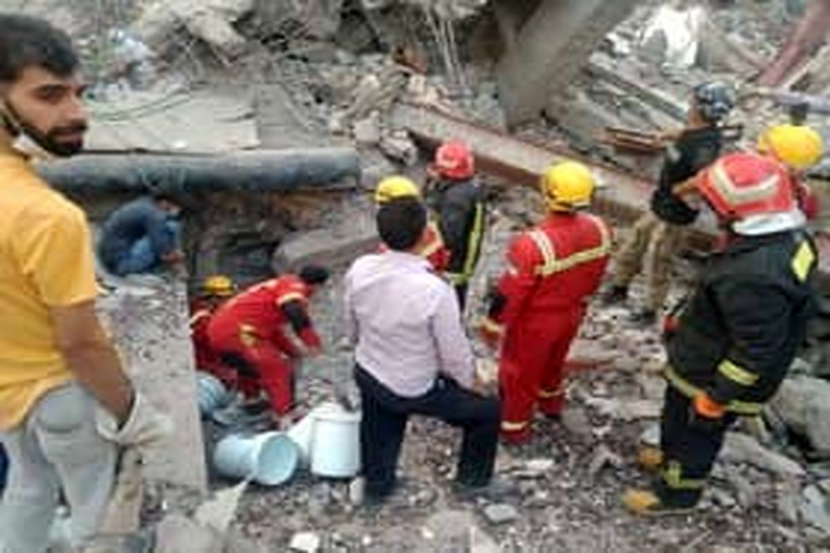 گزارش امدادرسانی اصفهان به حادثه متروپل آبادان+عکس