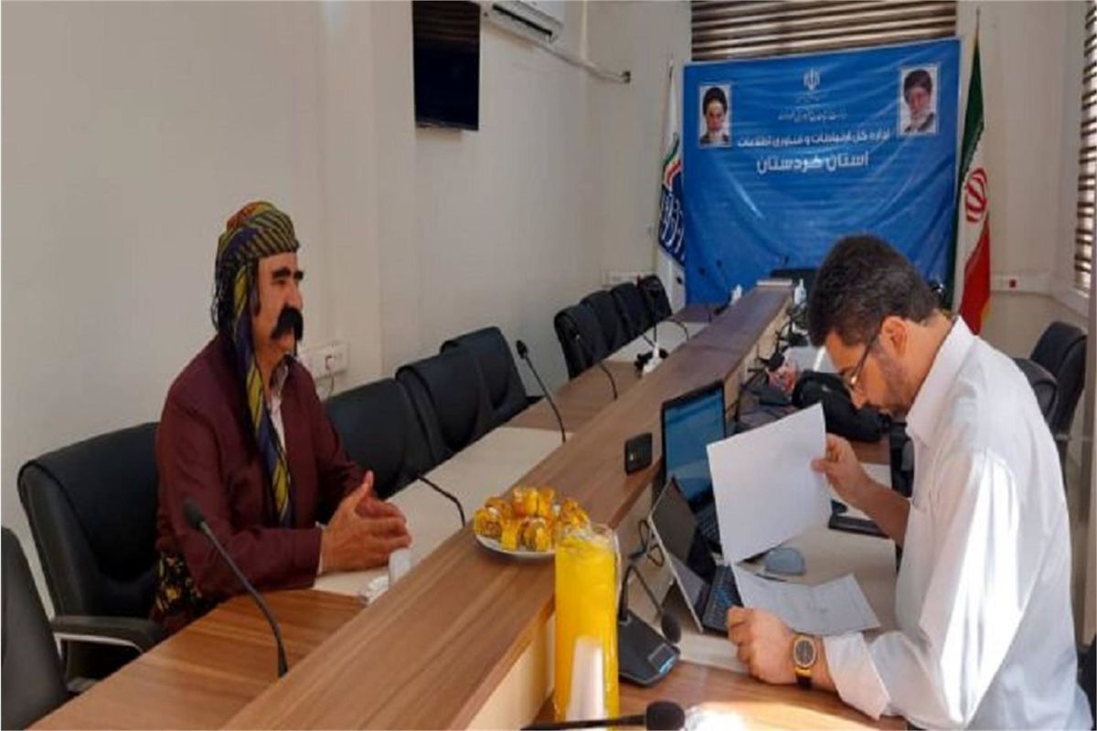 میز خدمت ارتباطات برای ارتباط با مردم کردستان