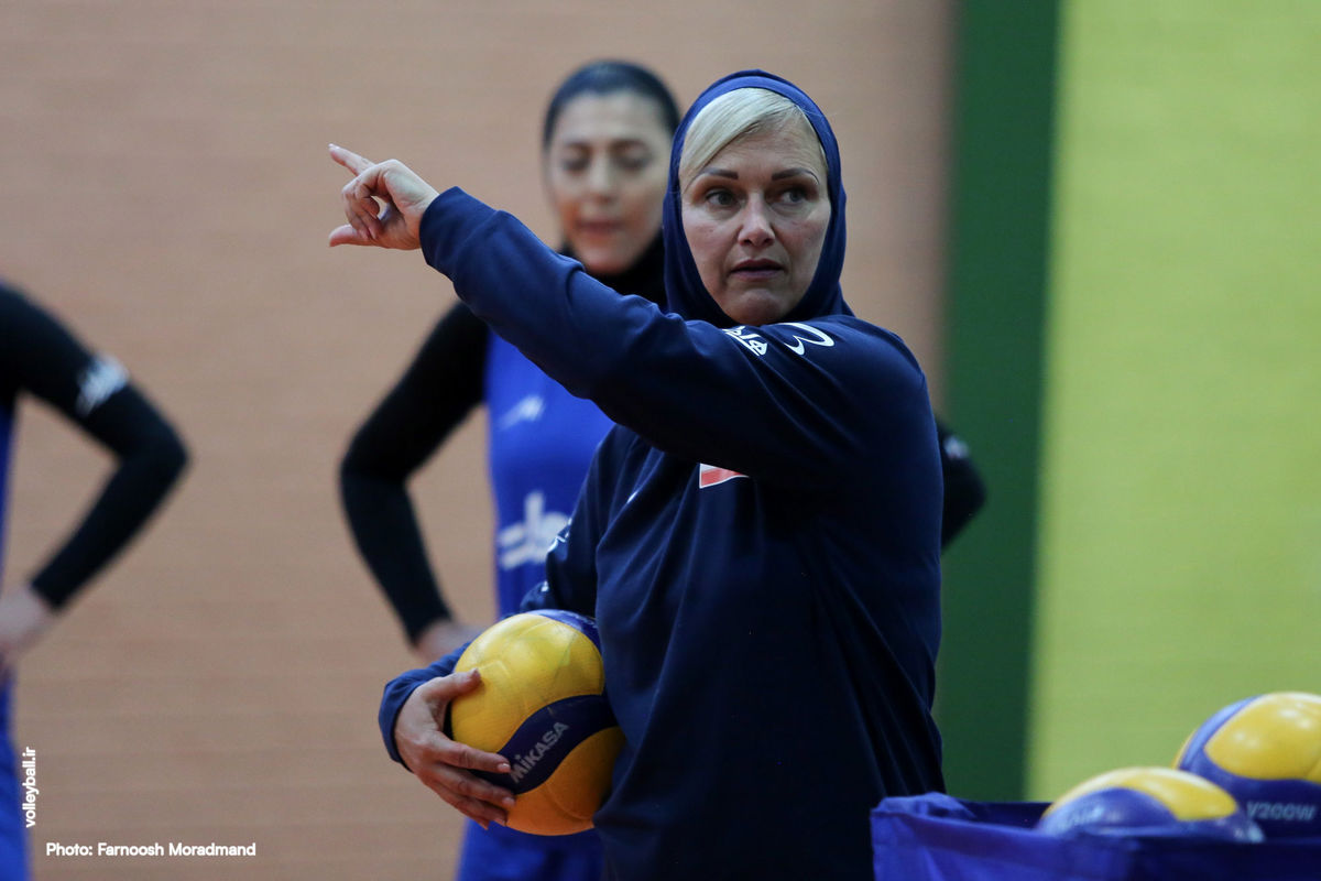 اردوی برون‌ مرزی تیم ملی زنان در بلغارستان/ اله ۱۶ والیبالیست را فراخواند