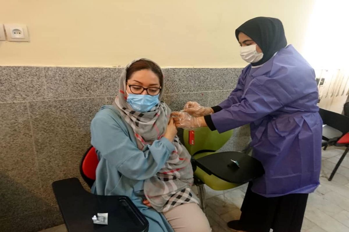 آدرس و زمان کاری مراکز تزریق واکسن کرونا در شرق و غرب اهواز اعلام شد + عکس