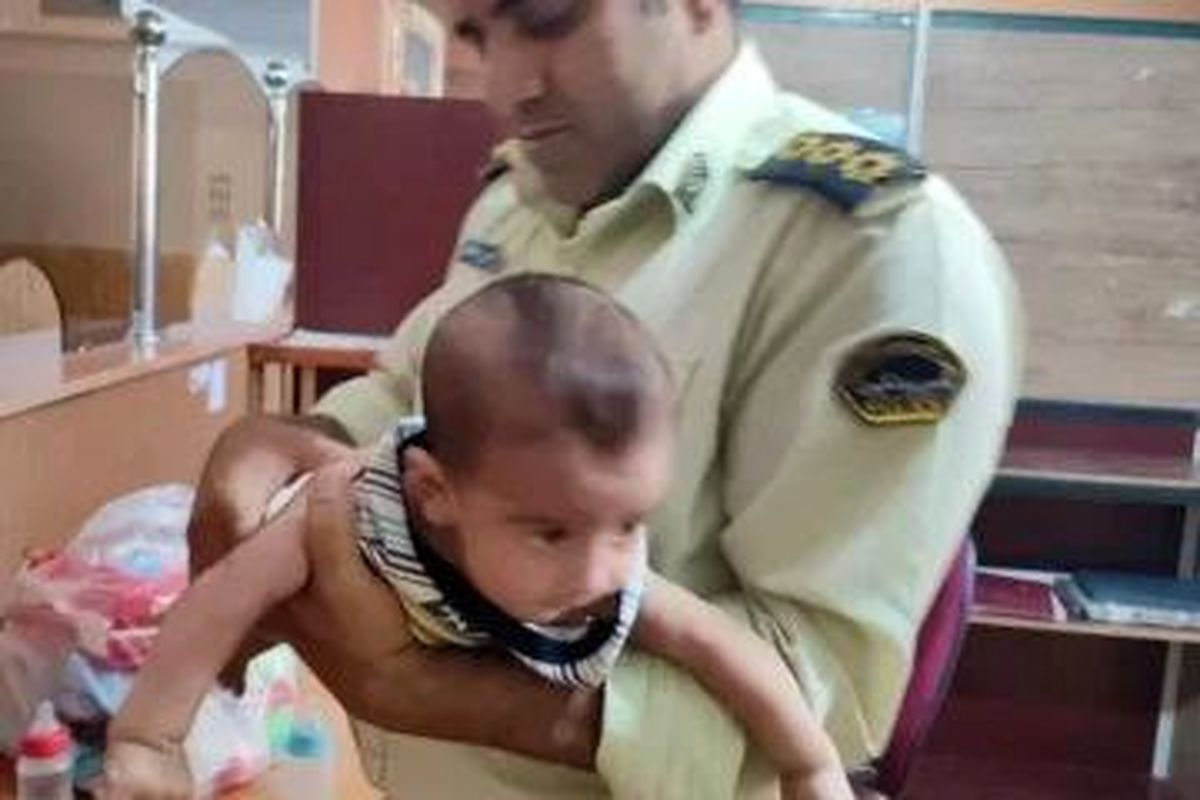 پلیس خرم‌آبادی نوزاد ۳ ماهه را نجات داد