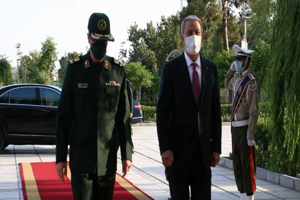 وزیر دفاع ترکیه با سرلشکر باقری دیدار کرد