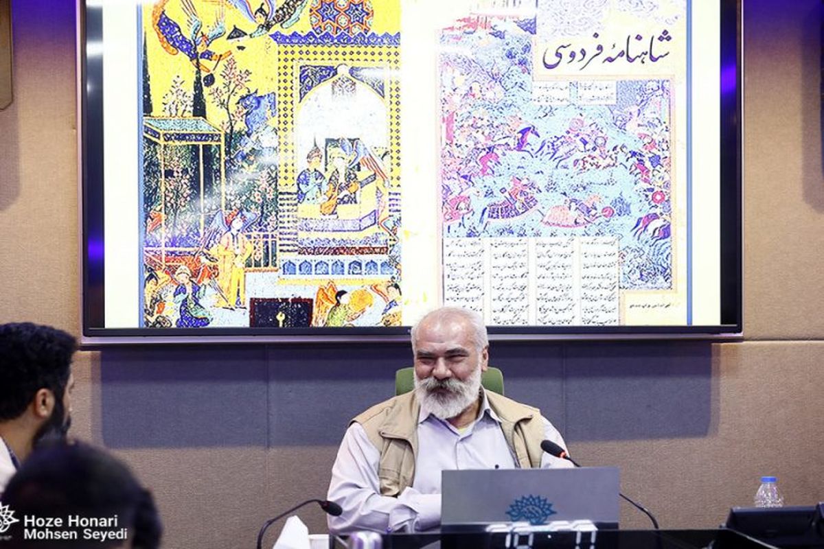 دستگاه فکری ایرانی در شعر تجلی پیدا کرده است