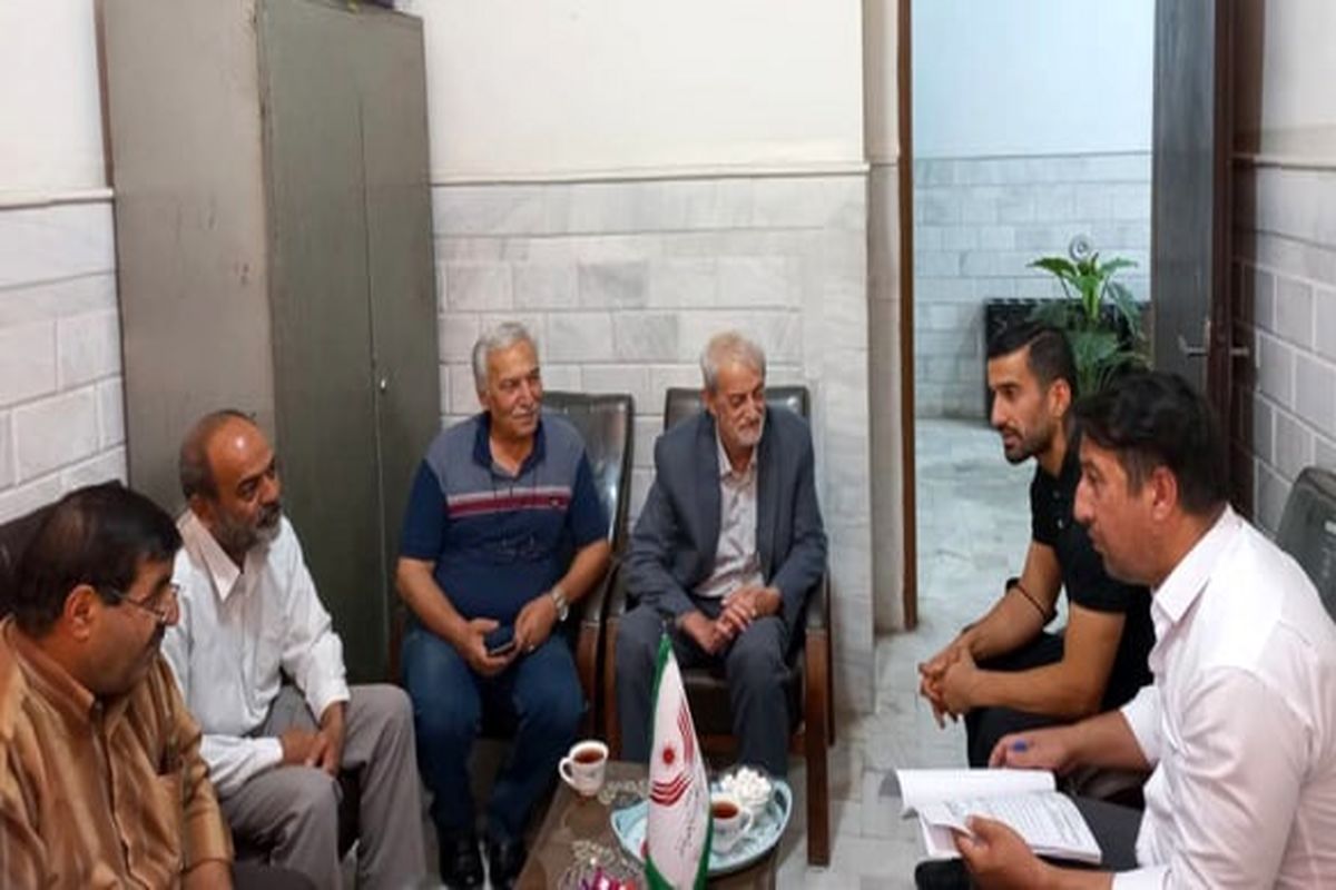 حاج صفی ۱۰ زندانی جرائم غیر‌عمد کاشانی را آزاد کرد
