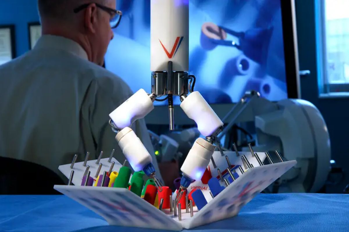 ربات جراح در فضا مطب می‌زند!