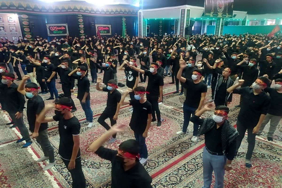دهمین سوگواره دانش آموزی "احلی من العسل" در حسینیه ثارالله کرمان برگزار شد