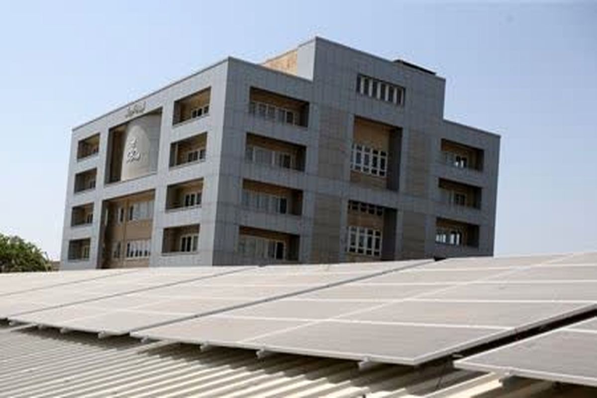 روشنایی کارخانۀ نوآوری دانشگاه تهران با انرژی خورشیدی