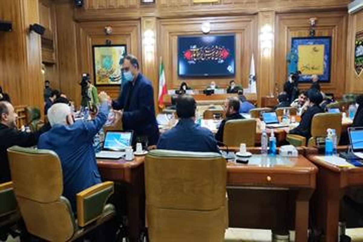 مهدی چمران رئیس شورای شهر تهران ماند