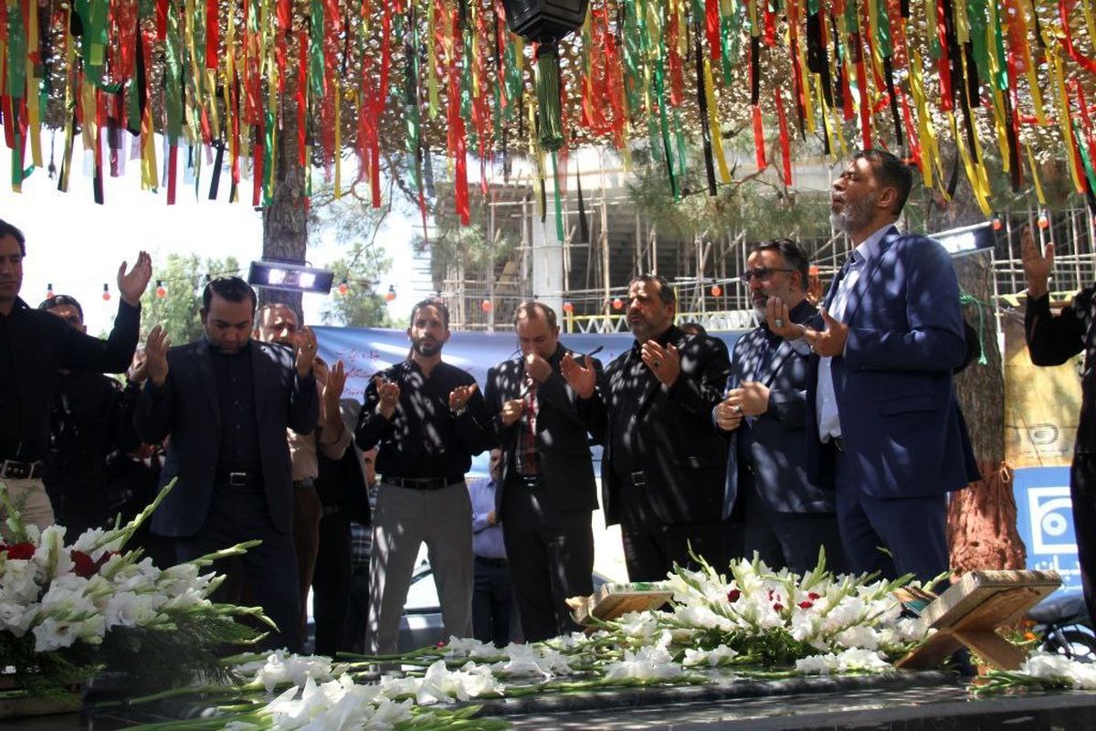 برگزاری چهلمین روز تدفین شهدای  گمنام در مجموعه  انقلاب با حضور  سینا کلهر