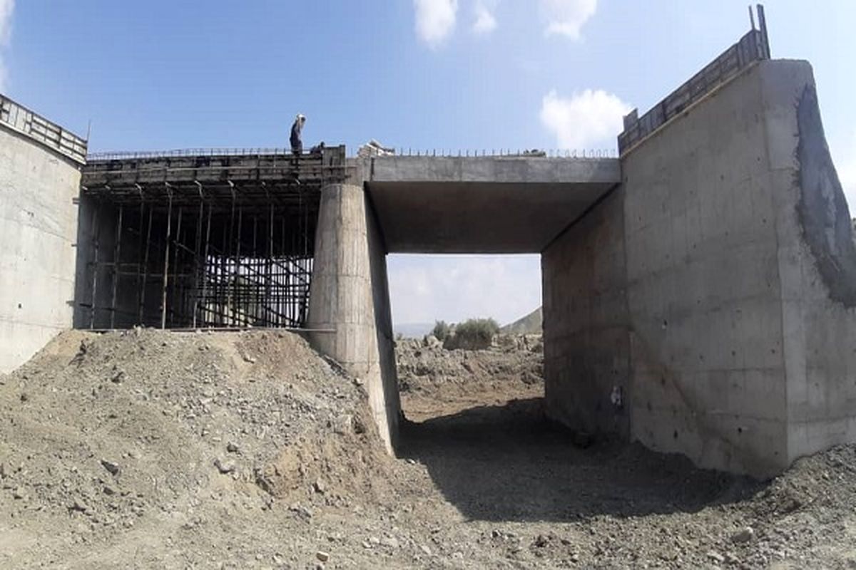 مرمت و بازسازی ۱۷ دستگاه پل در محورهای اصلی و روستایی استان