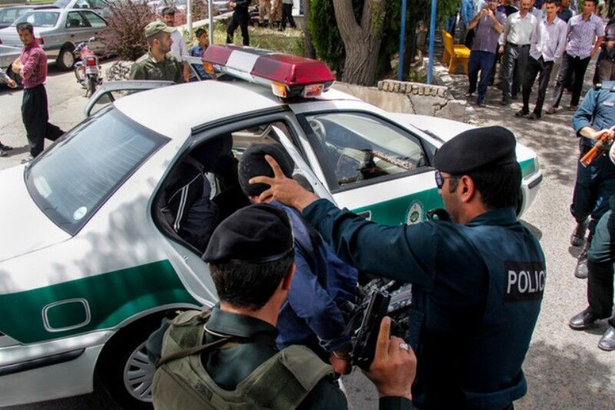 سارقان وسایل خودرو در شیراز  دستگیر شدند