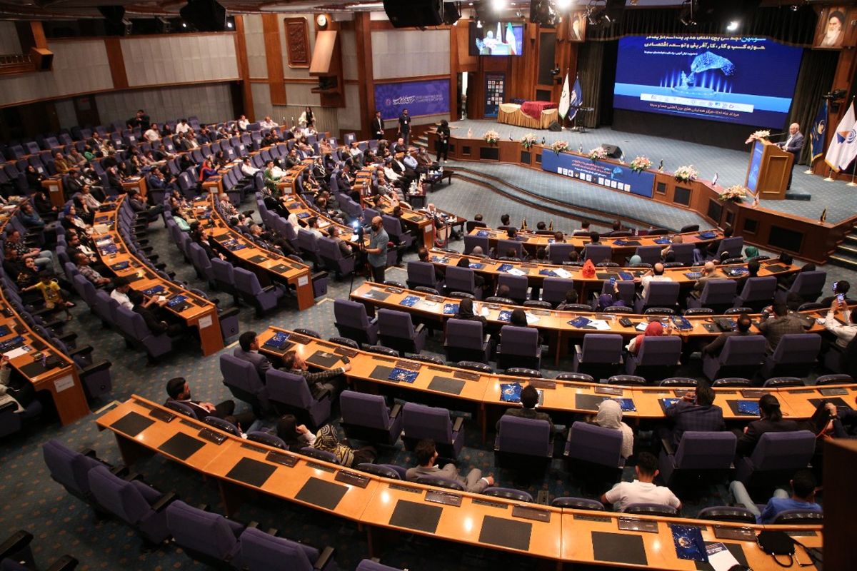 ۹۵ درصد اقتصاد ما خرد و سنتی است/ امنیت در سرمایه‌گذاری به توسعه کسب و کارها کمک می‌کند