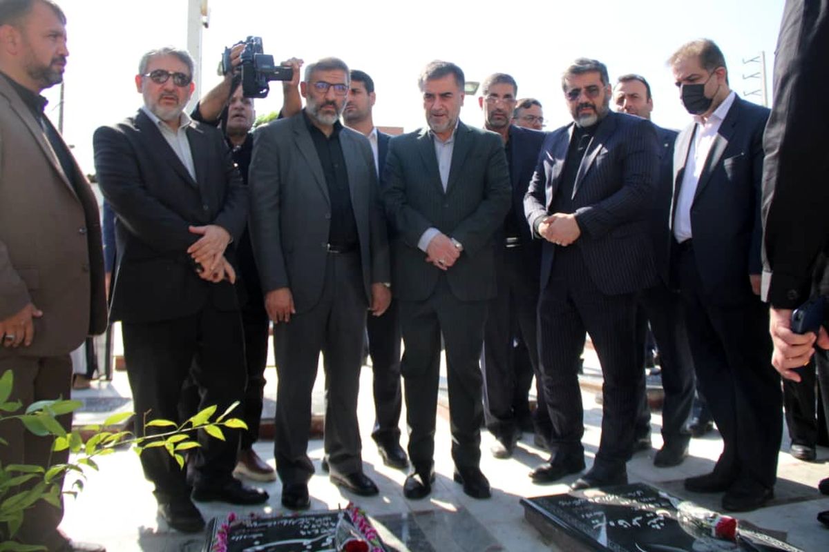 سفر یکروزه وزیر فرهنگ به مازندران / ادای احترام اسماعیلی به مقام شامخ شهدا در ساری