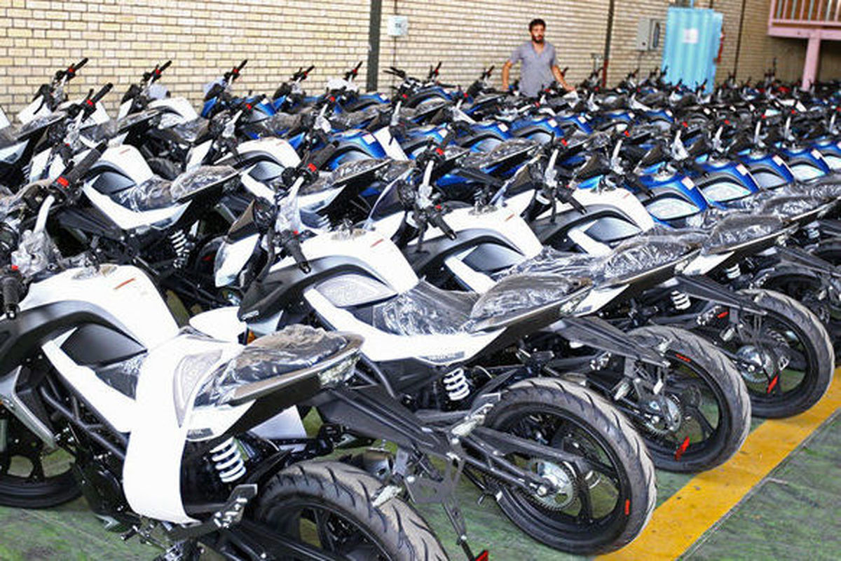 واردات ۵۰۰ هزار موتورسیکلت کاربراتوری به اسم انژکتوری با حمایت دولتمردان سابق/ صدور پلاک کاغذی با تغییر قانون