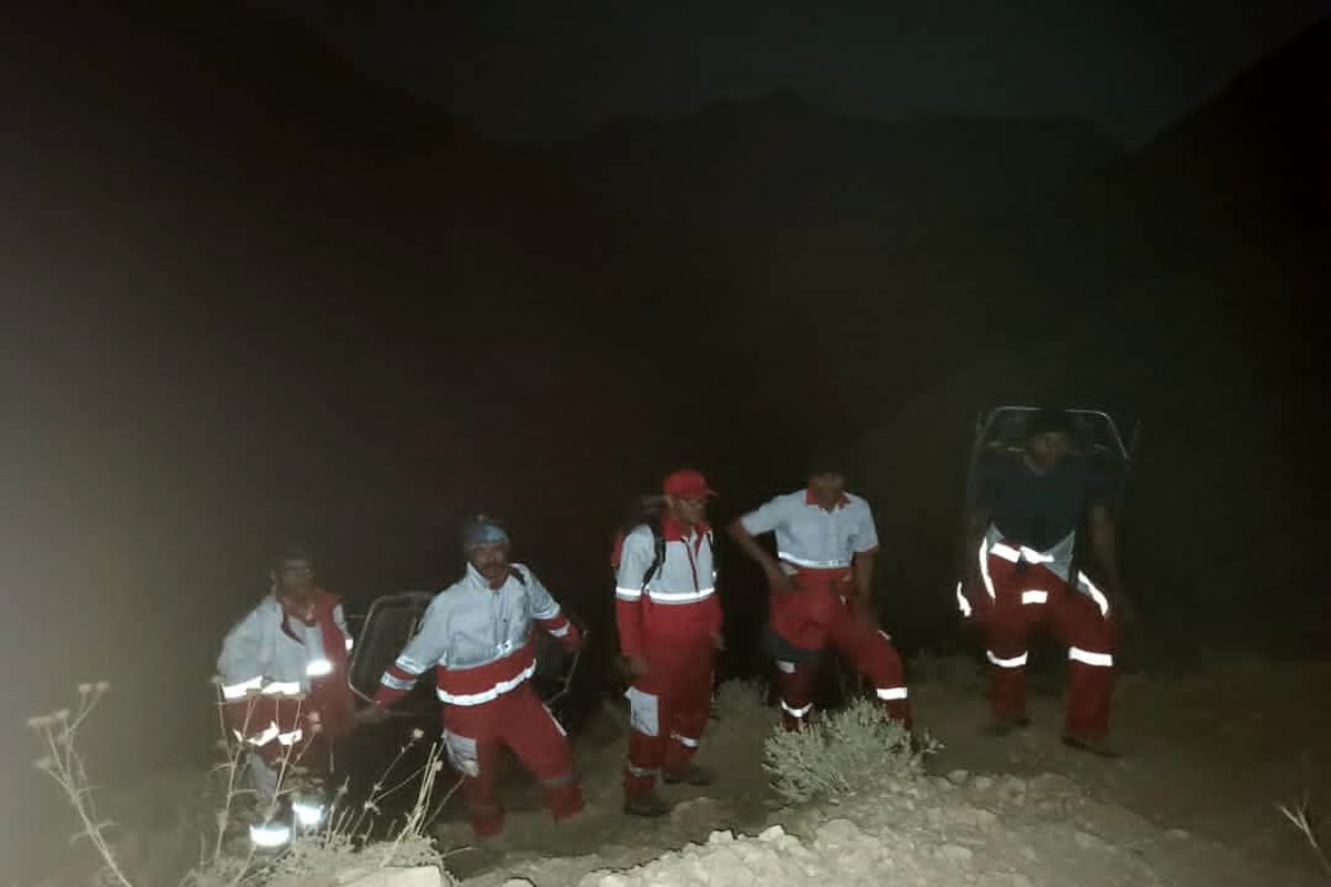 نجات کوهنورد زن ۴۰ساله پس از ۶ ساعت تلاش نجاتگران جمعیت هلال احمر شهرستان دنا
