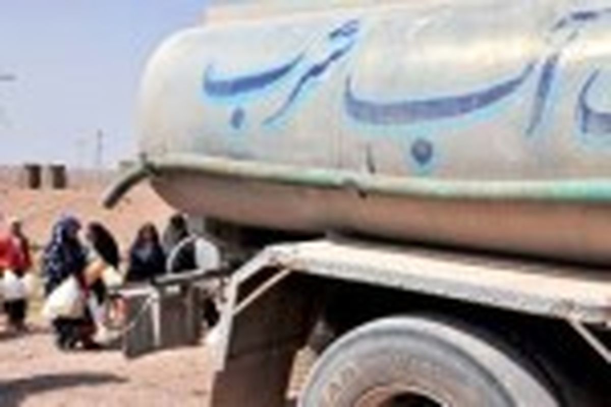 آبرسانی به نقاط مختلف شهر همدان با ۶۱ تانکر