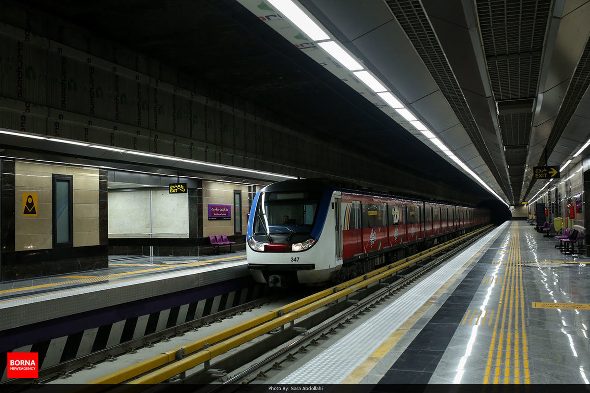 تولید انبوه ریل سوم مترو توسط صنعتگران ایرانی