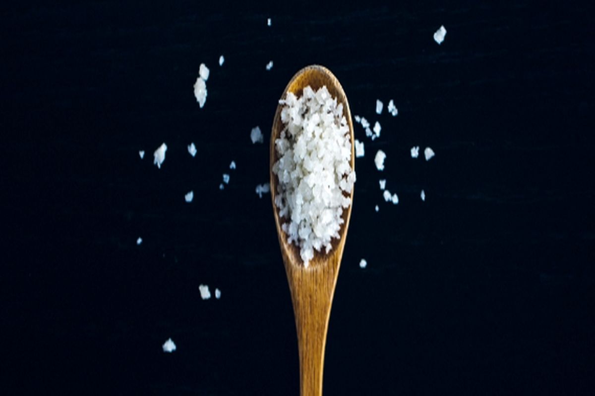 حداکثر میزان استفادۀ مجاز نمک در غذا چقدر است؟
