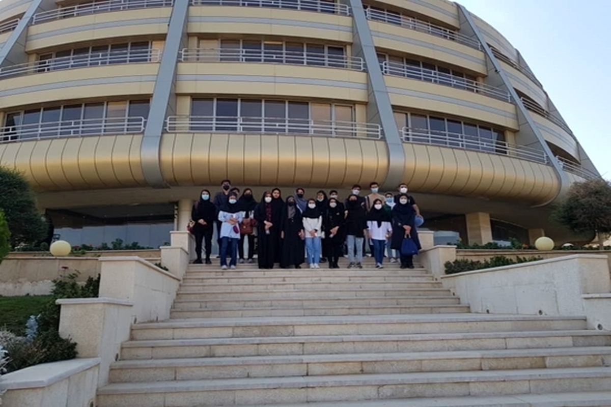 دانش‌آموزان مستعد شیرازی از پارک علم و فناوری فارس بازدید کردند