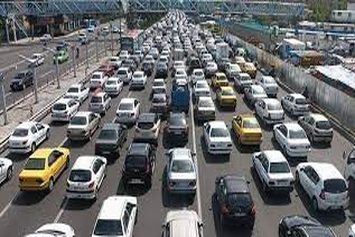 حجم ترافیک صبحگاهی تهران با توسعه حمل ونقل عمومی کاسته می شود