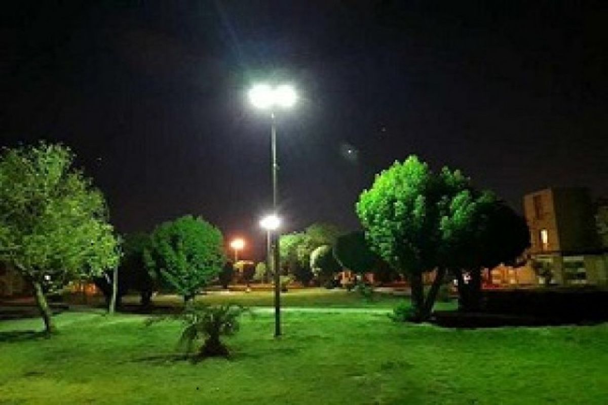 روشنایی بوستانهای منطقه ۱۷ تهران با نصب ۵۰ عدد پایه روشنایی
