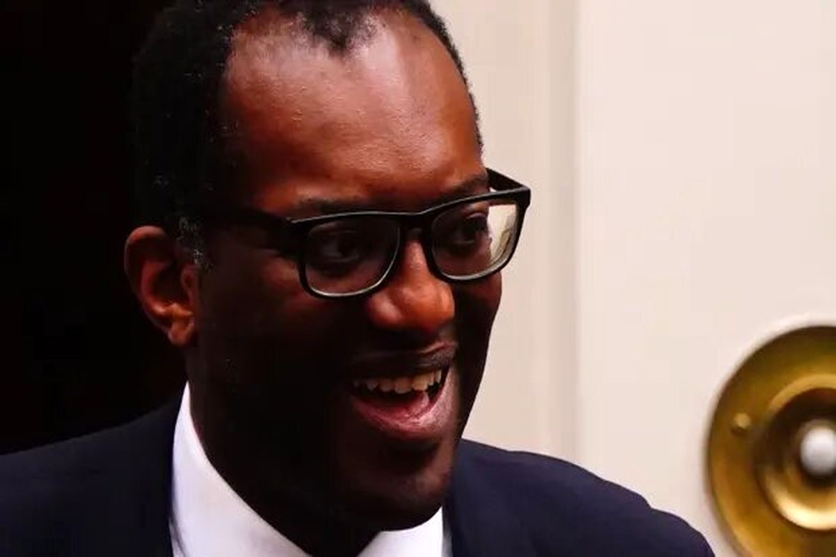 وزیر دارائی انگلیس برکنار شد