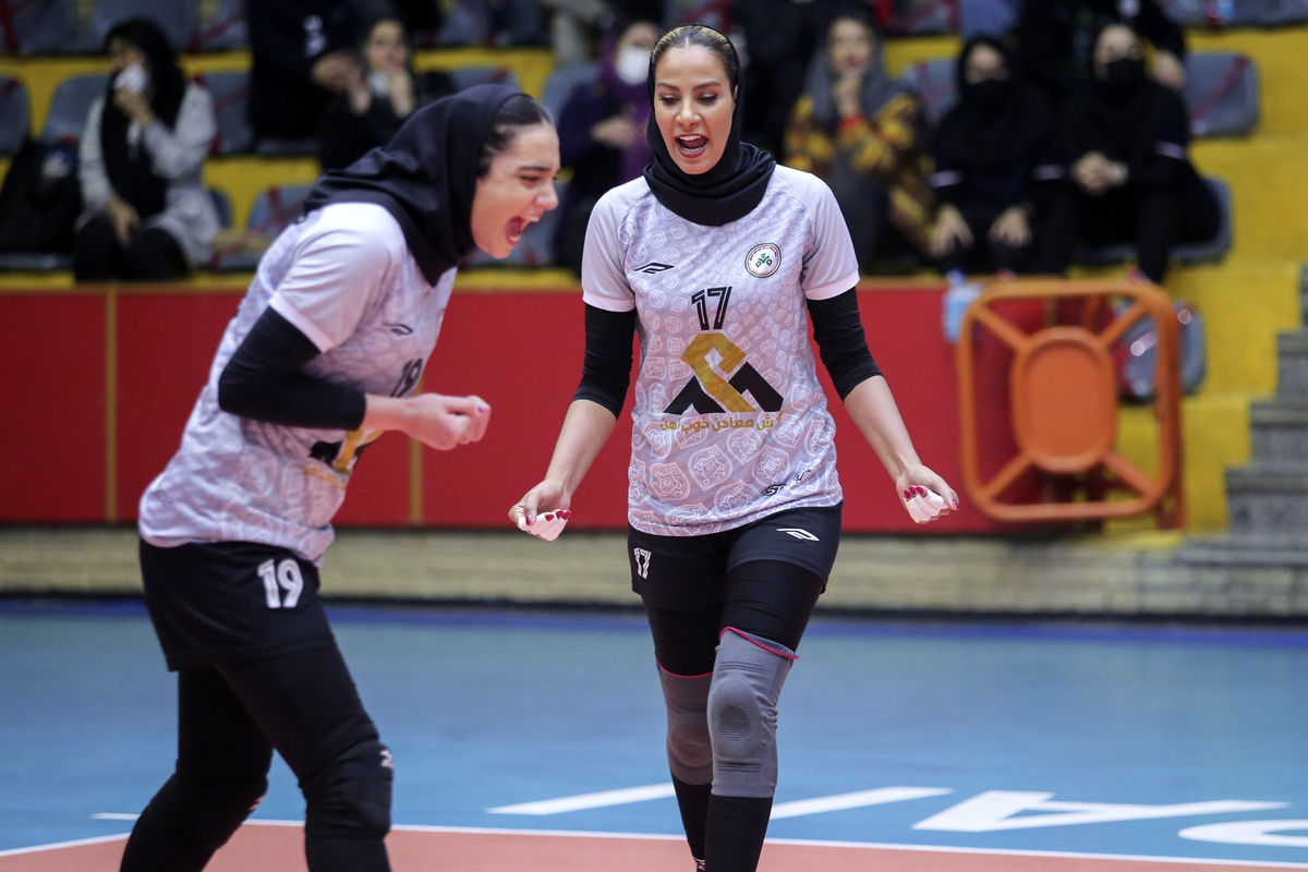 برد با اقتدار ذوبی‌ها در خانه/ نخستین پیروزی مس رفسنجان