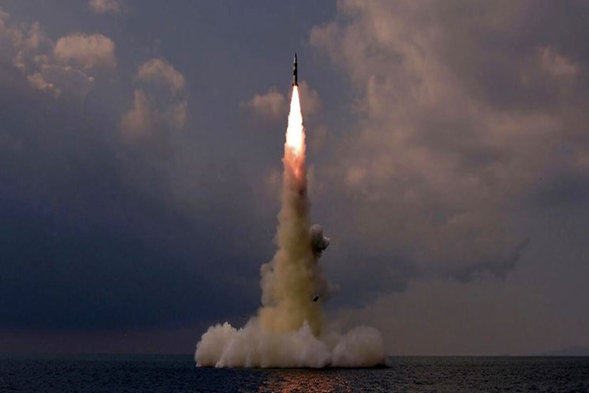 کره شمالی پرتاب موشک بالستیک از زیردریایی را آزمایش می‌کند