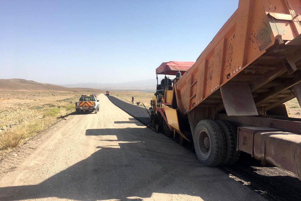 بهره برداری از  آسفالت ۱۵ کیلومتر راه روستایی شهرستان ماکو تا دهه فجر سال جاری