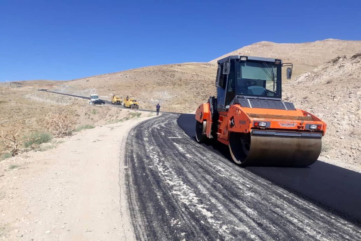 در دست ساخت بودن ۳۲ پروژه راه روستایی در آذربایجان‌غربی