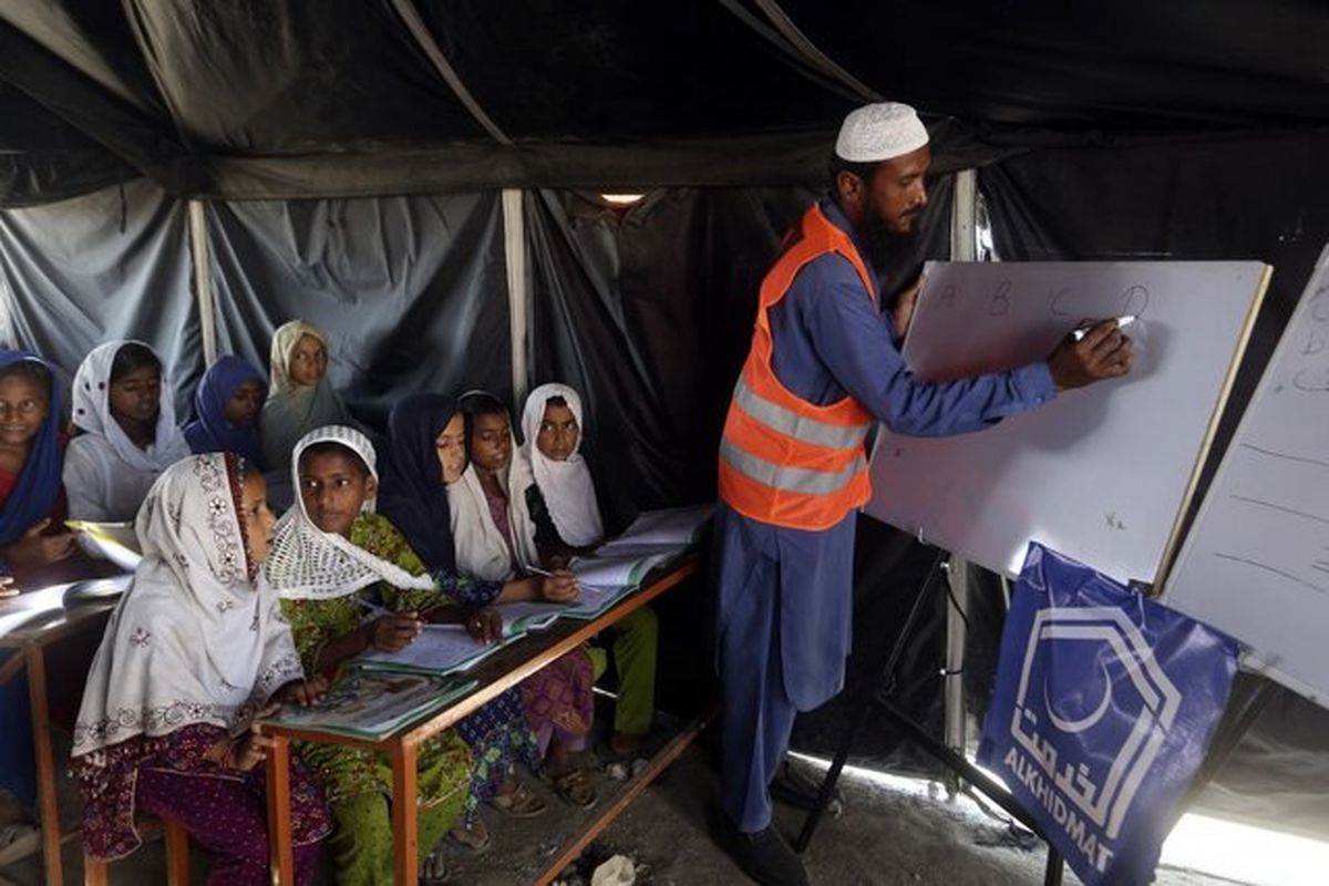 سیل پاکستان ۳ میلیون کودک را برای یک و نیم سال بی مدرسه کرد