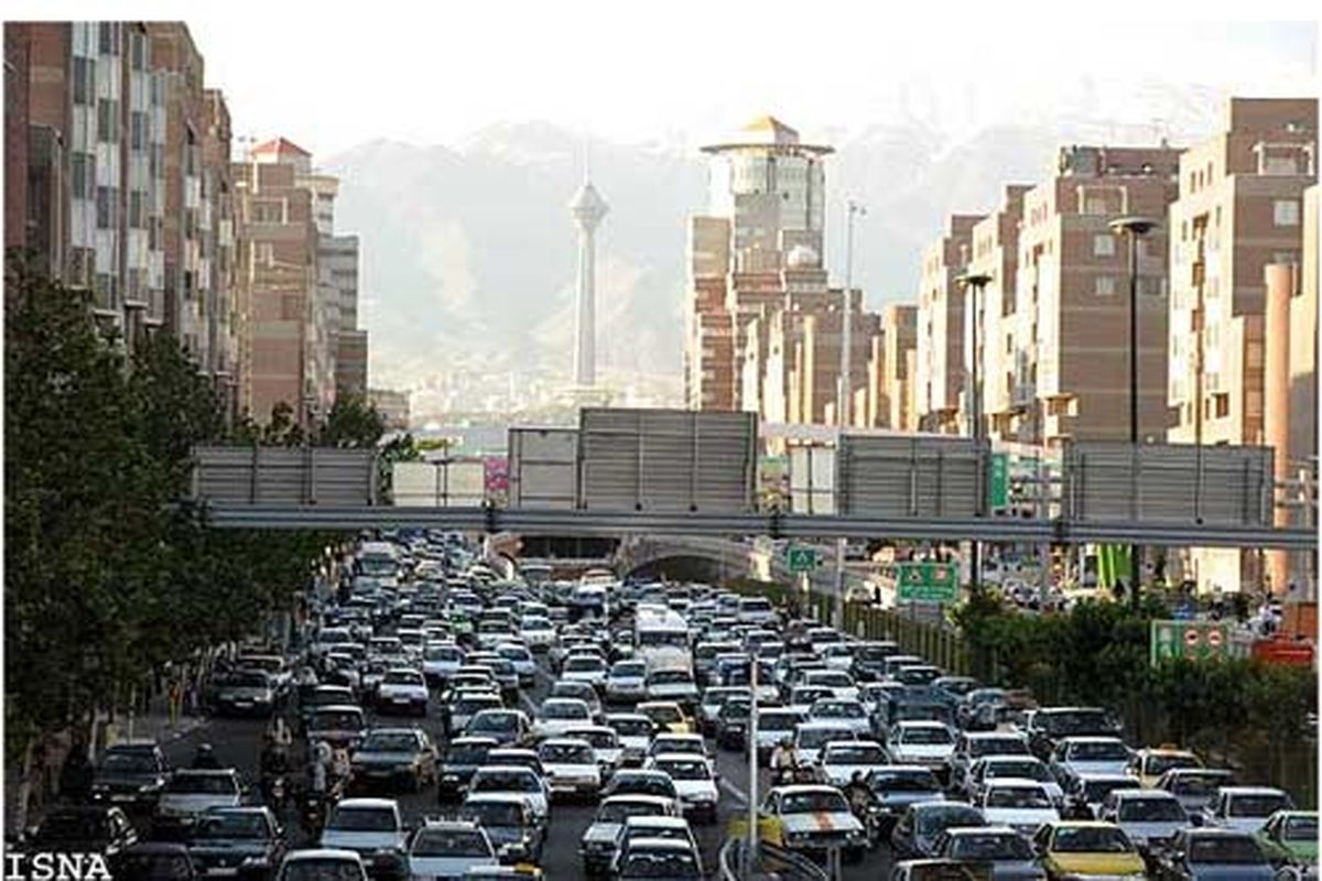 خیابان آزادی در ترافیک سنگین صبحگاهی