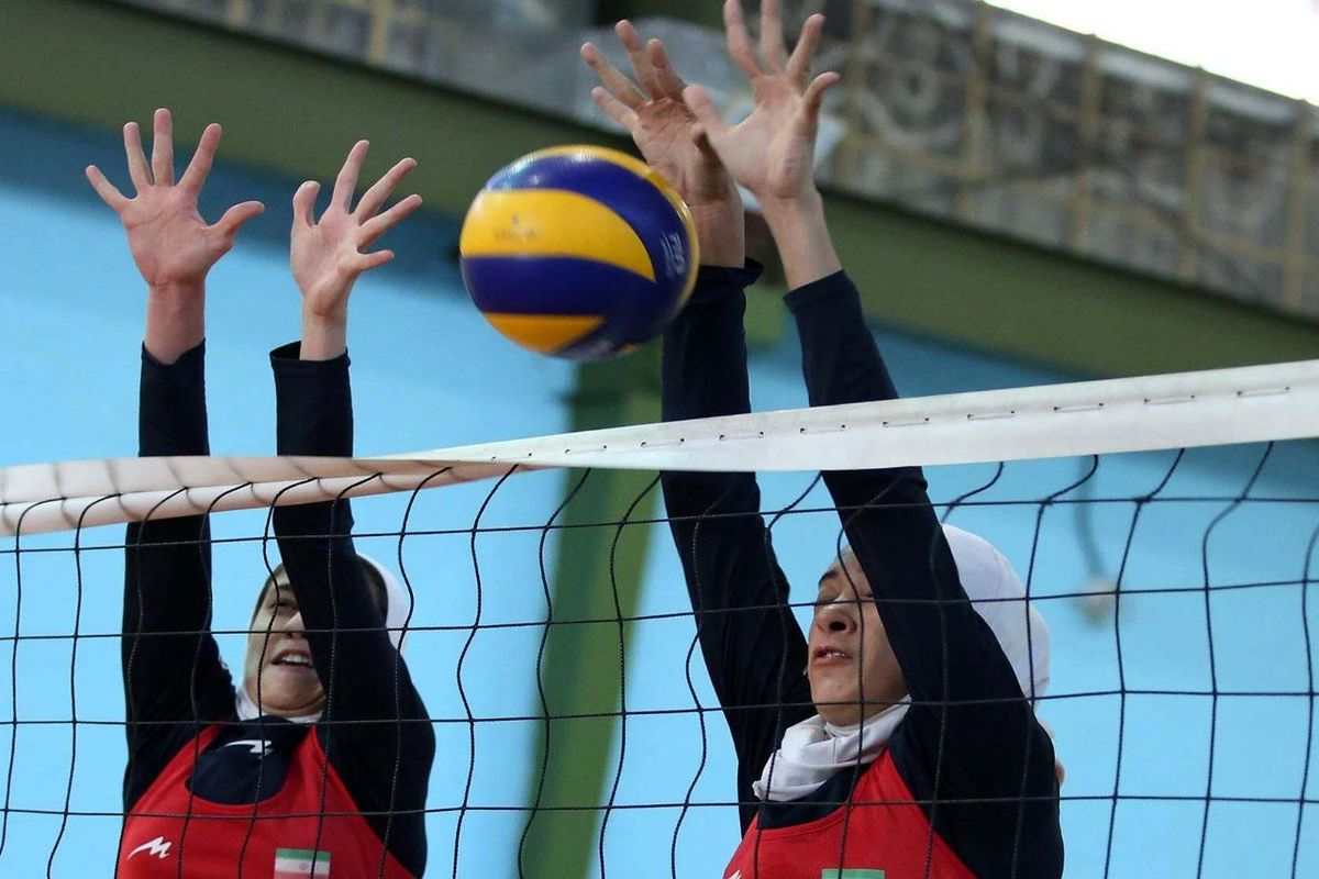 رقابت بانوان والیبالیست قزوین مقابل نماینده تبریز