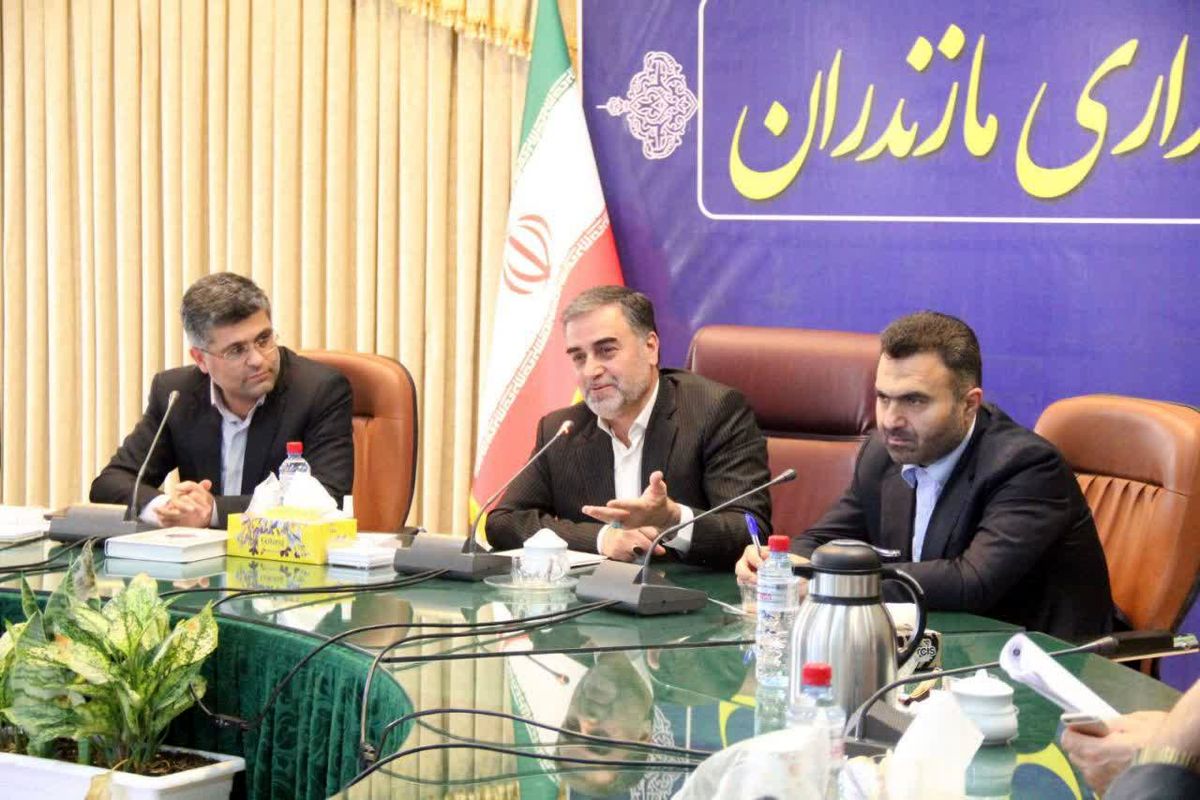 حسینی پور : وضعیت معادن استان در پشت اتاق های شیشه ای تعیین تکلیف شود