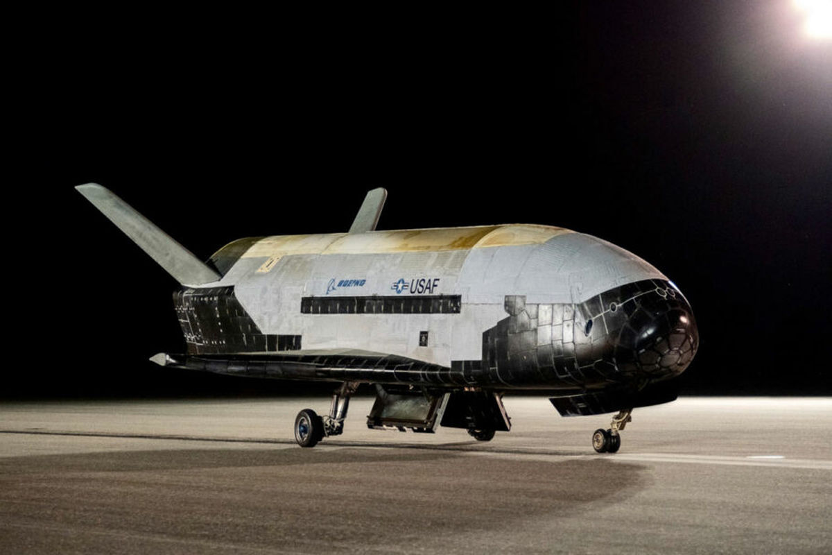 فضاپیمای جاسوسی  بعد از ۹۰۰ روز به زمین نشست!